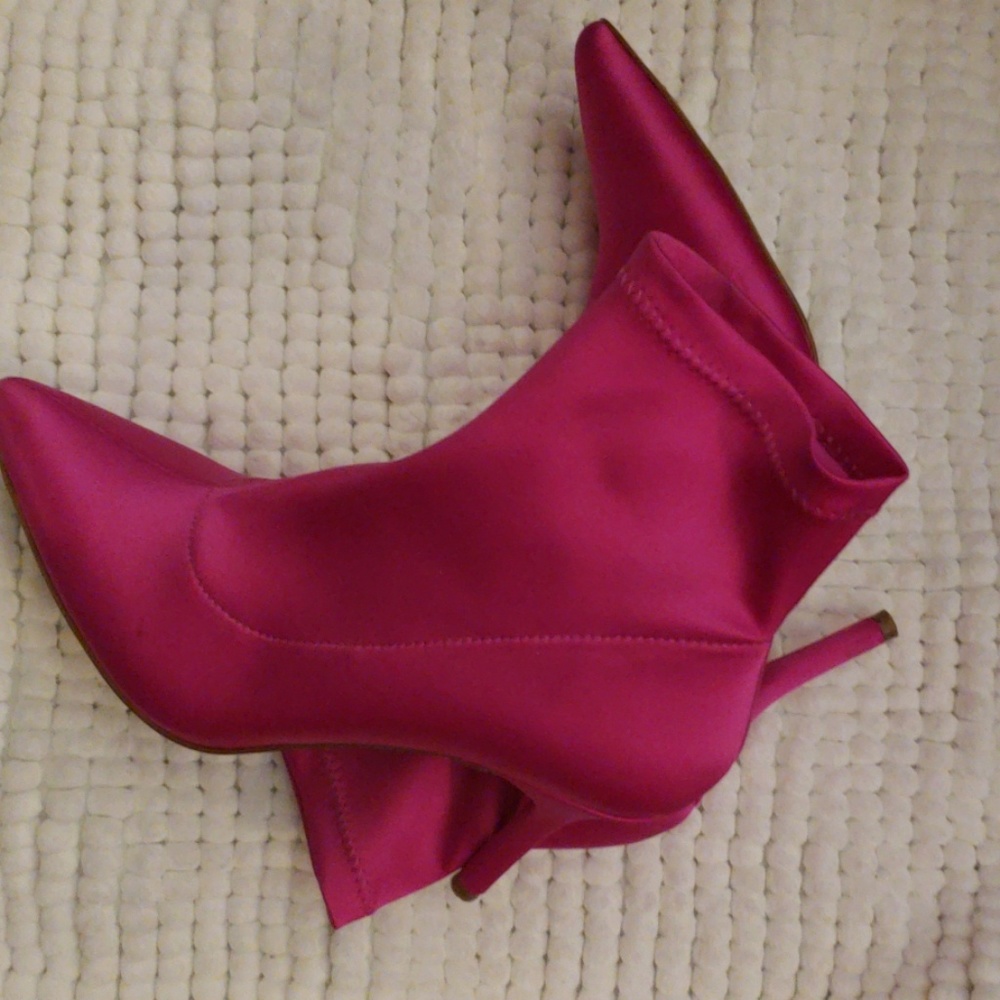 Inc Deep Fuchsia View 3